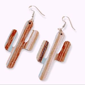 {NWT} Boho Style Shimmery Cactus Earrings